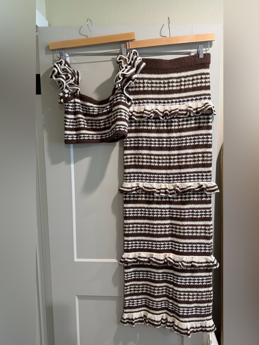 Tularosa Brown & Cream Striped Kaely top & Ruffle Maxi Skirt - both smalls - NWT - Picture 3 of 5